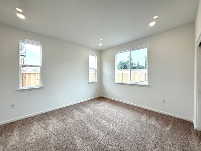 Building Photo - Brand New 4 Bedroom Home