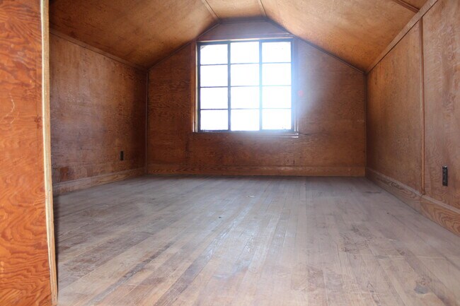 Building Photo - 121 Bomar St