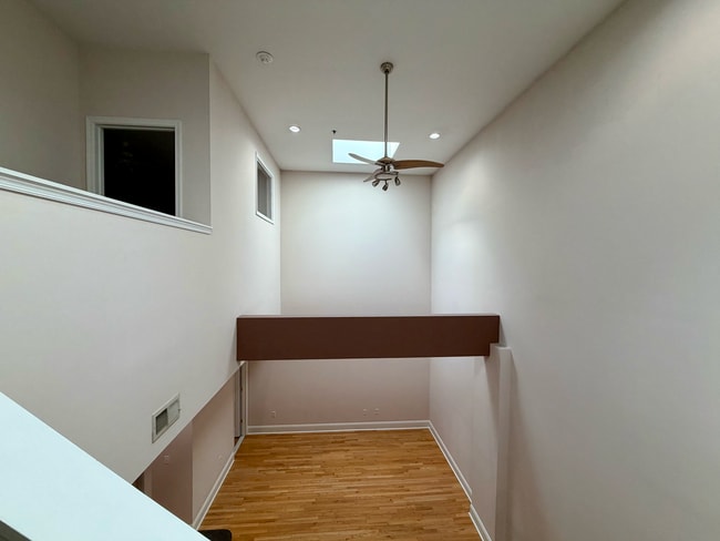 Building Photo - Adams Ave.