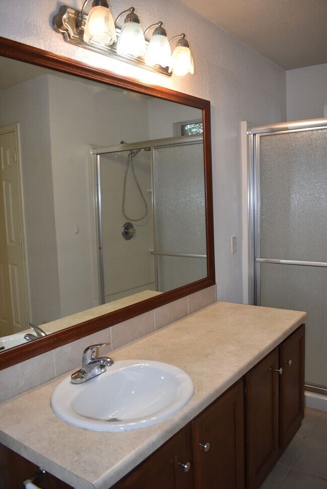Building Photo - 4 Bedroom, 2 Bathroom House in Killeen wit...