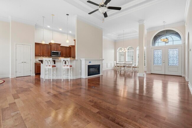 Building Photo - 9060 Abingdon Dr