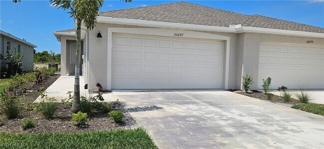 Primary Photo - 20697 Hazelnut Ct