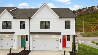 Building Photo - Modern 3-Bedroom Townhome with 2-Car Garage at Chapman Trace!