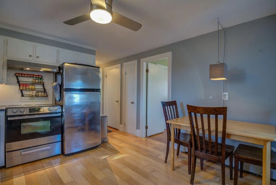 Building Photo - 28 Oregon St