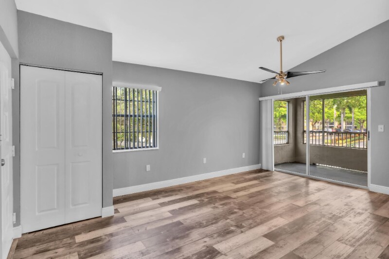 Building Photo - 2890 N Oakland Forest Dr
