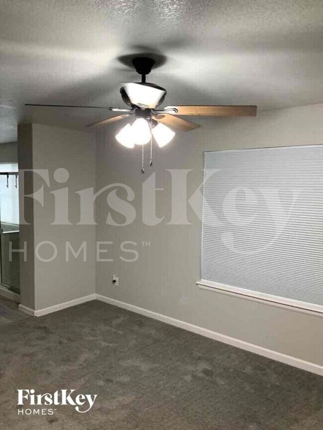 Building Photo - 6871 Kasson Dr