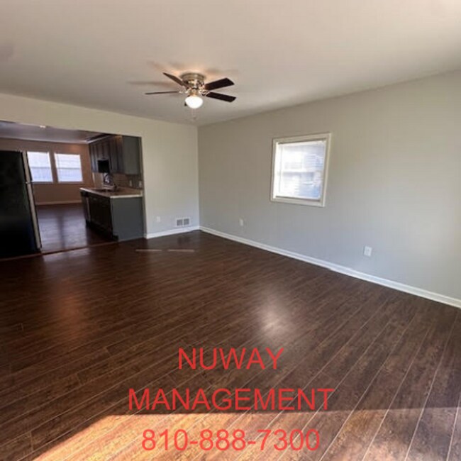 Building Photo - AVAILABLE NOW - 3 bedroom house in Grand Blanc