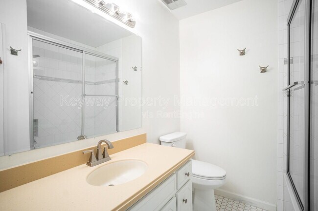 Building Photo - 3420 Linderwood Dr