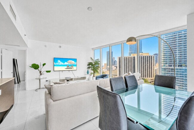 Building Photo - 485 Brickell Ave