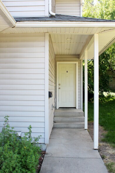 Building Photo - 1100 NE B St