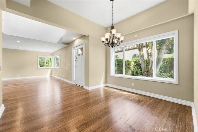 Building Photo - 31398 Isle Vista