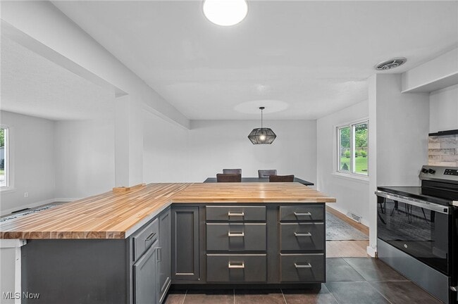Building Photo - 5401 Woodbury Hills Dr