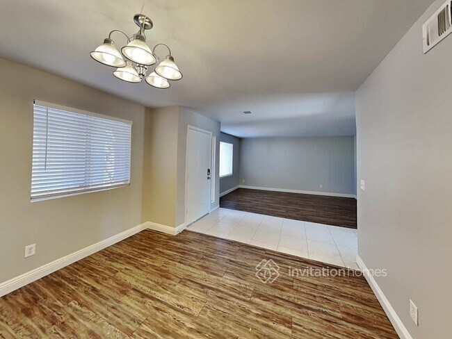 Building Photo - 1411 W Impala Ave