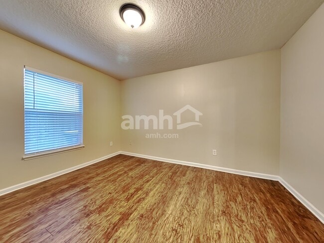 Building Photo - 13966 Summer Breeze Dr