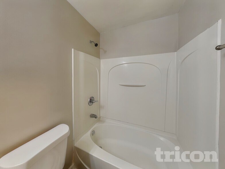 Building Photo - 728 Celeste Ln