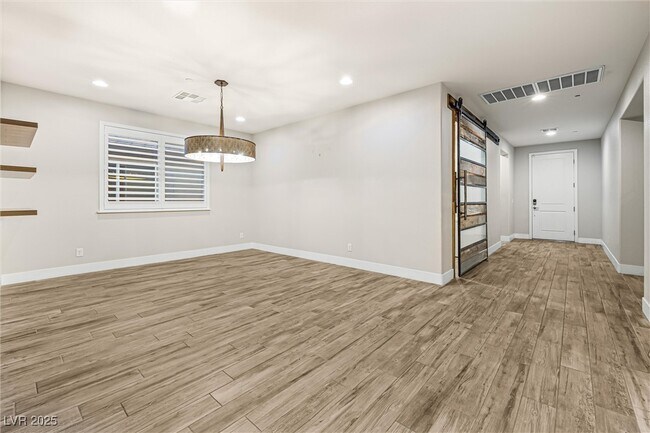 Building Photo - 4631 Amazing View St