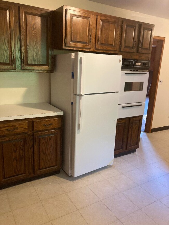 kitchen, new refrigerator - 108 Babbitt Rd