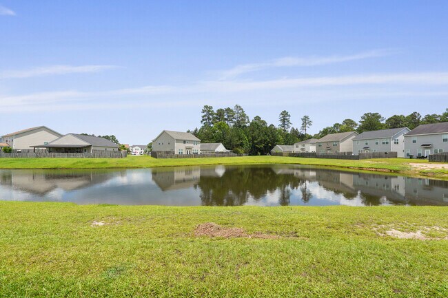 Building Photo - 18 Millwood Lake Dr