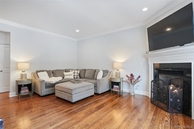 Building Photo - 11 Station Pl