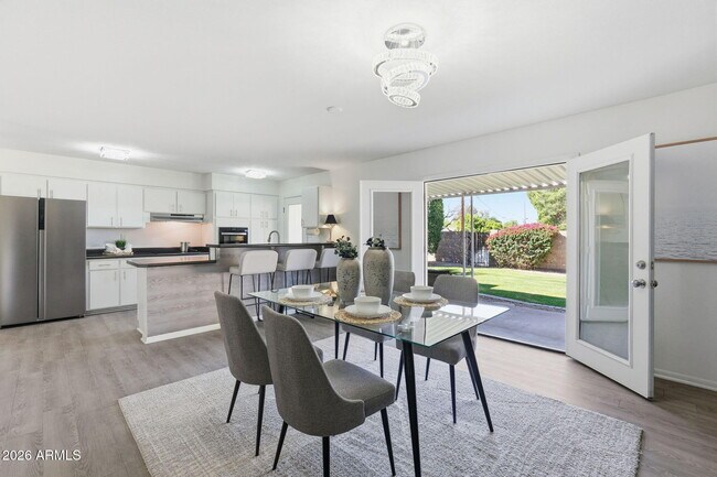 Building Photo - 2644 S Butte Ave