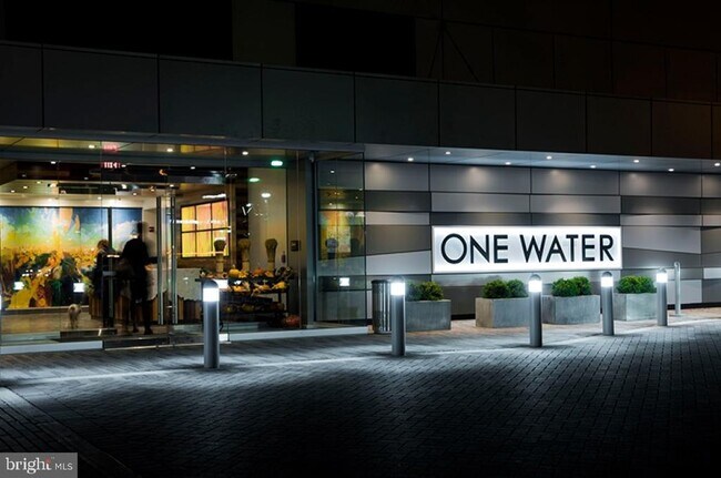 Building Photo - 235 N Christopher Columbus Blvd