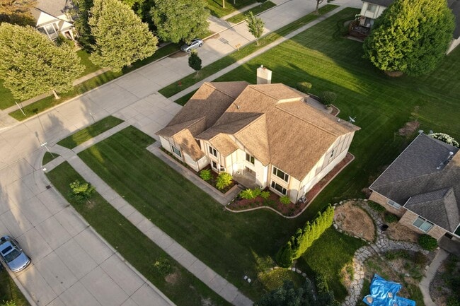 Building Photo - 6710 Westpointe Dr
