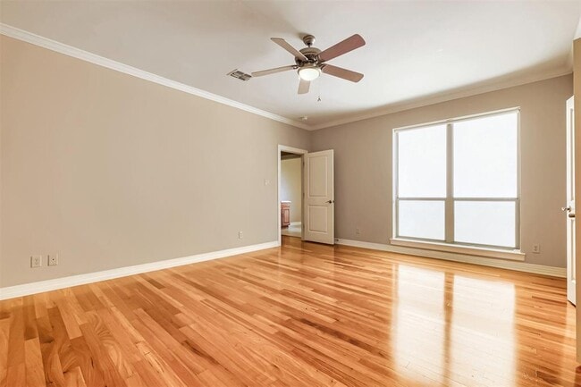 Building Photo - 2506 Camden Park