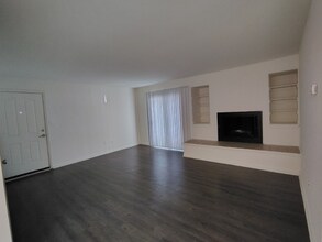 Building Photo - 600 Reusens Rd