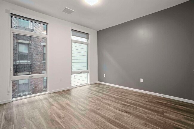 Building Photo - 839 Beacon St