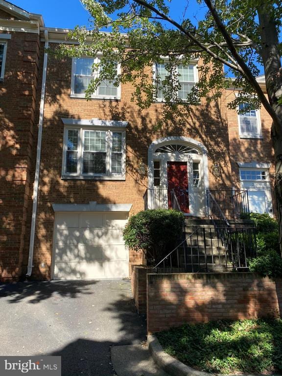 Building Photo - 216 Gretna Green Ct