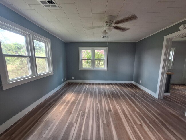 Building Photo - 3405 N Redlands Rd