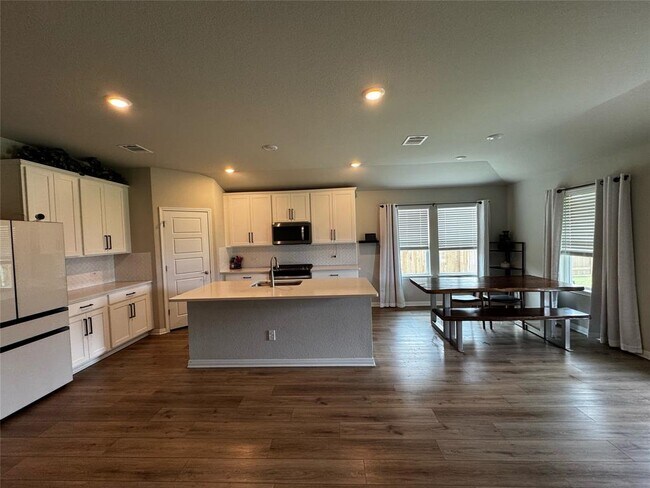 Building Photo - 2841 Dell Hollow Dr