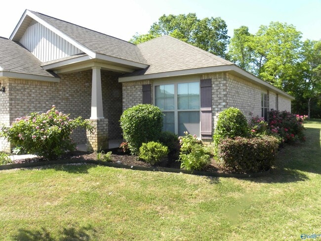 Primary Photo - 202 Ashbrook Cir