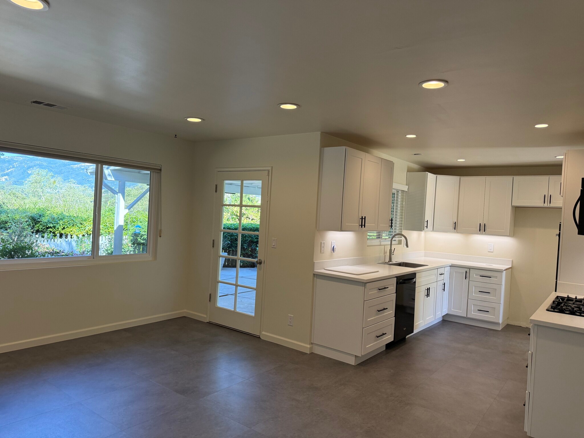 Building Photo - 486 Vaquero Ln