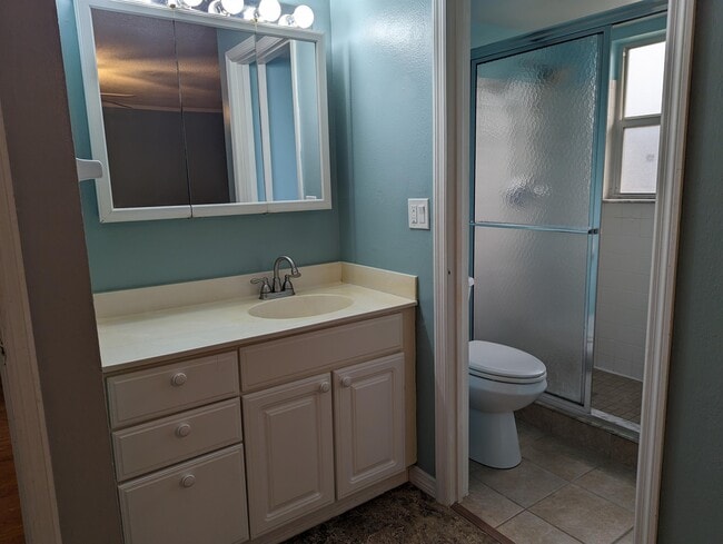 Building Photo - 3135 Shady Dell Ln