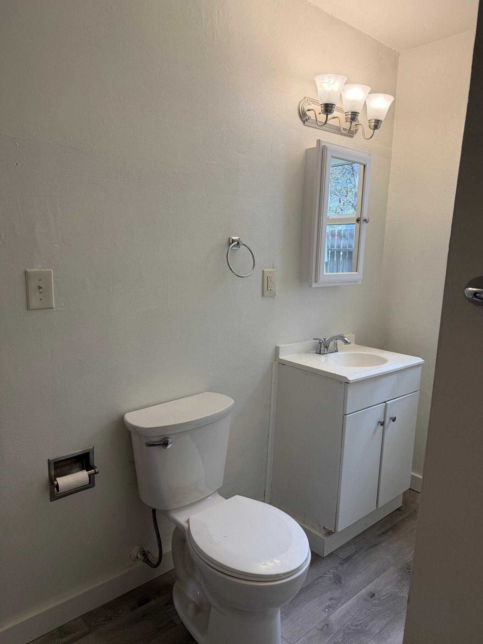 Building Photo - 713 S Billings Blvd