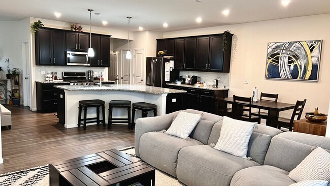 Building Photo - 538 Watercress Dr