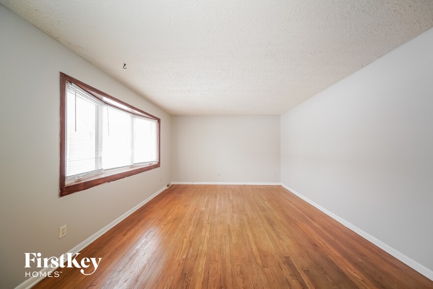 Building Photo - 130 Buisdale Dr