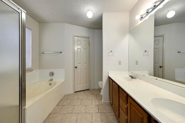 Building Photo - 9312 Silk Oak Cove