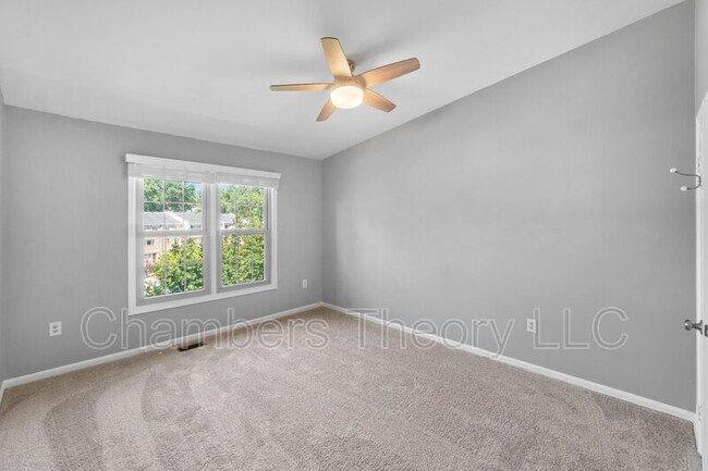 Building Photo - 2170 Kings Garden Way