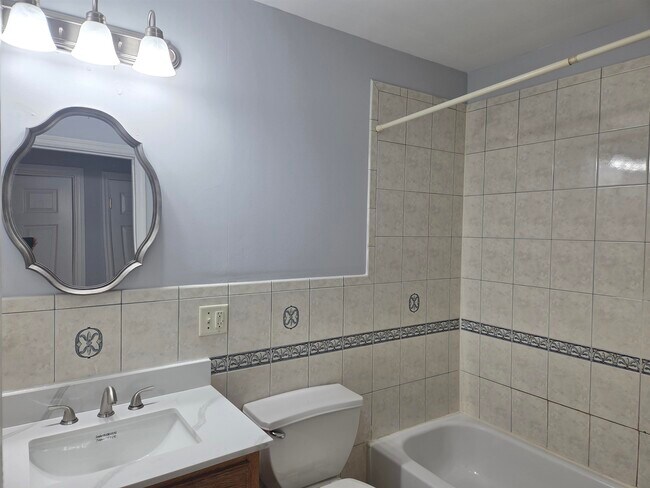 Building Photo - 27 Jewett Ave