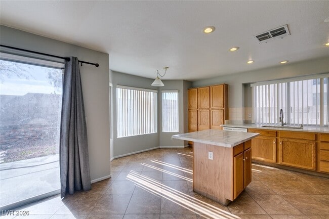 Building Photo - 7809 Calico Flower Ave