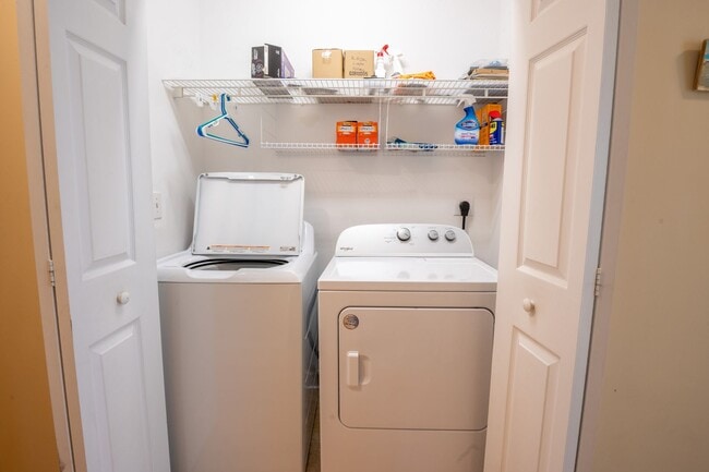 Building Photo - HOT TUB ANYONE?  THIS OFF-SEASON RENTAL IS AVAILABLE FOR A LIMITED TIME