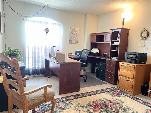 Building Photo - 1964 Hobart Ln