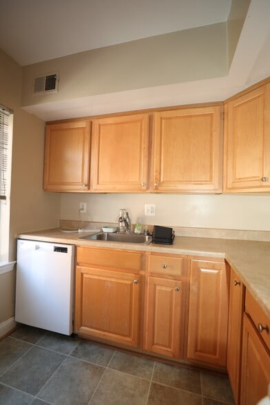 Building Photo - 1071 Paper Mill Ct NW