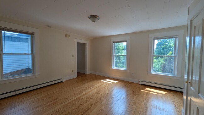 Building Photo - 126 Sullivan St