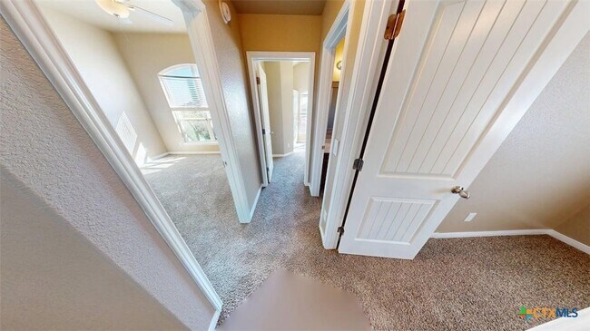 Building Photo - 307 Dober St