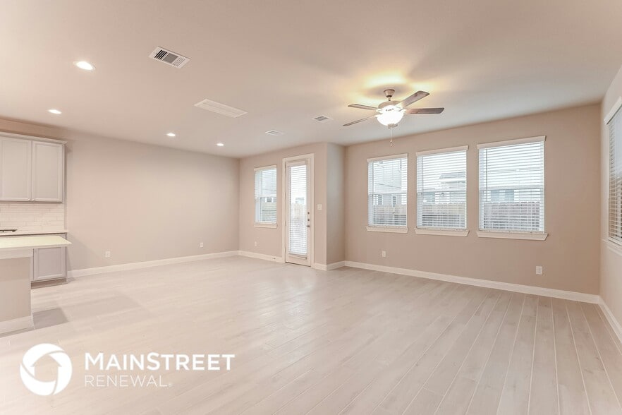 Building Photo - 9811 Falling Fern Ln