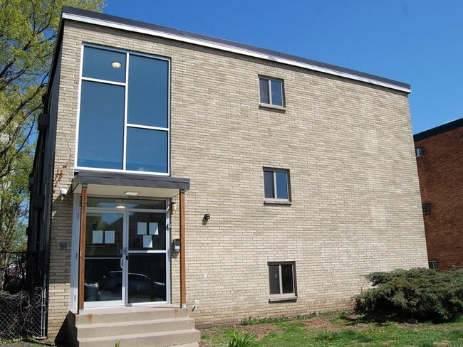 FOB Entrances - Whittier Flats - 3121 Pleasant Ave