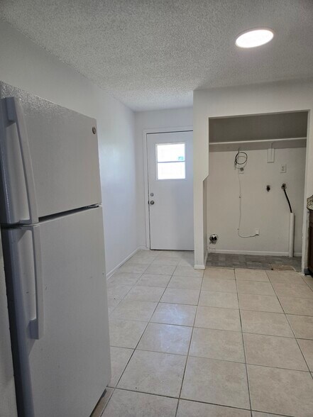 Building Photo - 3515 Rose Rd